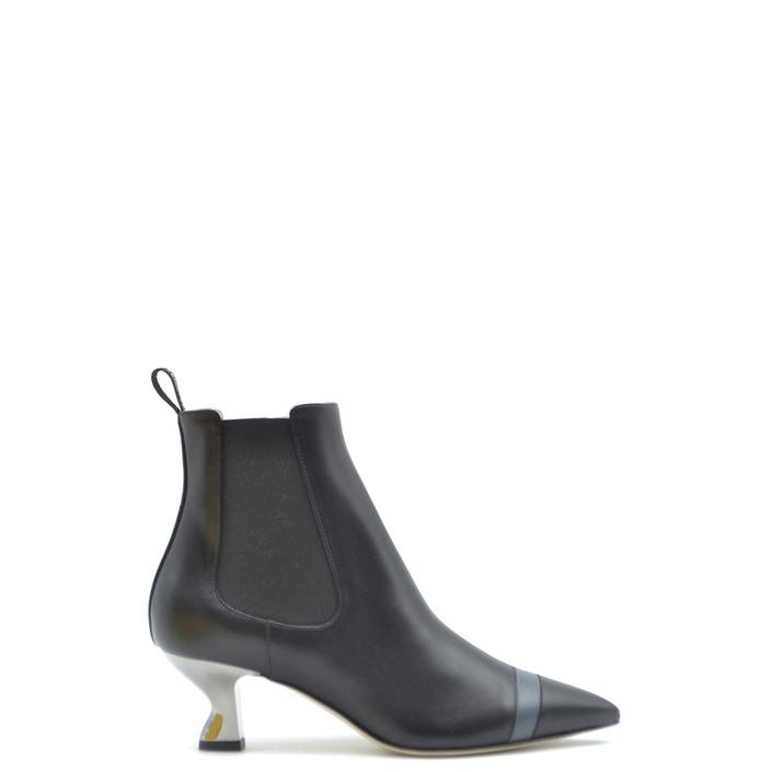 Fendi Women's Boots Black 175318 - black 36