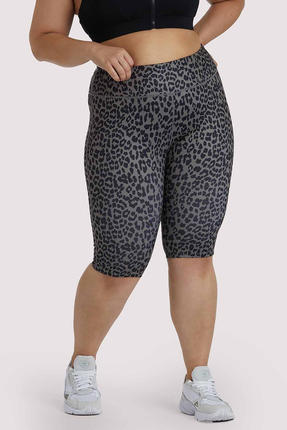 Wolf & Whistle Eco Dusty Olive Leopard Curve Shorts UK18 / US14